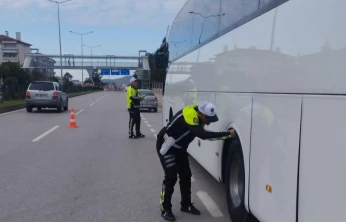Bartın'da Ticari Araçlara Kış Lastiği Kontrolü
