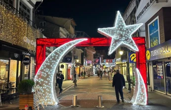 Bartın Sokakları Kırmızı-Beyaz Renklerle Donatıldı
