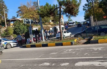 Devlet Hastanesi Girişinde Kaza: 2 Yaralı