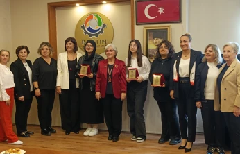 Genç Kalemlerden Cumhuriyet'e Vefa