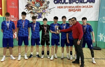 Genç Voleybolcular Şampiyonluk İçin Ter Döktü