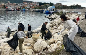 Kurucaşile'de Sahil Temizliği Yapıldı