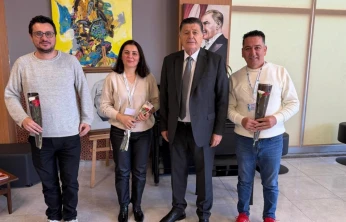 Yalçınkaya'dan Öğretmenlere Karanfil