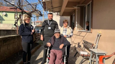 Bartın Belediyesi'nden İhtiyaç Sahibi Vatandaşa Akülü Sandalye