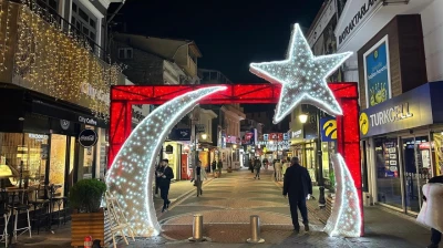 Bartın Sokakları Kırmızı-Beyaz Renklerle Donatıldı
