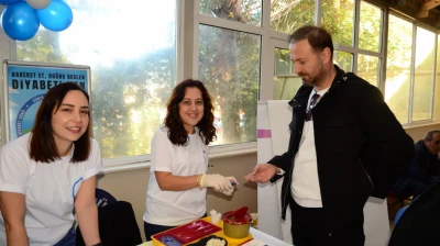 Vatandaşların Kan Şekerini Ölçtüler