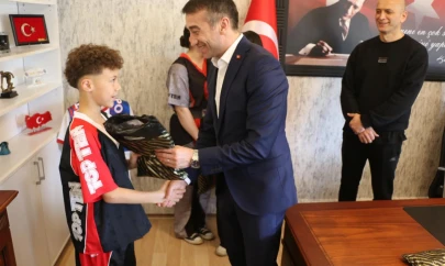 Şampiyonlardan İl Müdürü Akkaş'a ziyaret