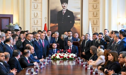 Tunç Görevi Devretti