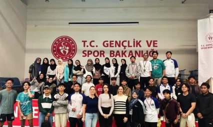 Badminton Turnuvası Spor ve Dostluğu Buluşturdu