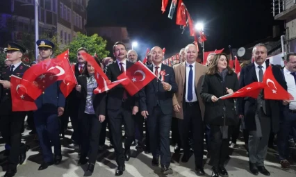 Cumhuriyet Coşkusuna Tartışma Gölgesi