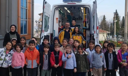 Gazi İlkokulu'nda Ambulanslı 112 Eğitimi