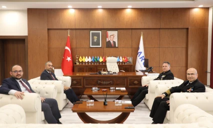 Komutanlardan Rektör Akkaya'ya Nezaket Ziyareti