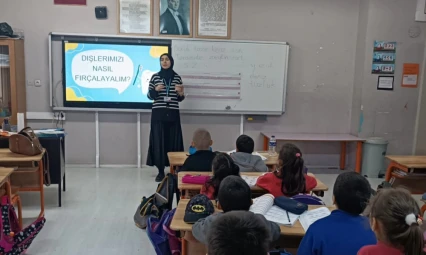 Miniklere Diş Sağlığı Anlatıldı