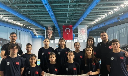 Paletli Yüzmede Bartın Rüzgârı