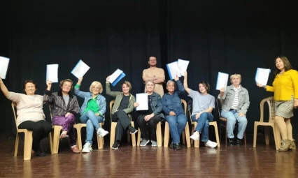 Sahne Işıkları Emekliler İçin Yandı