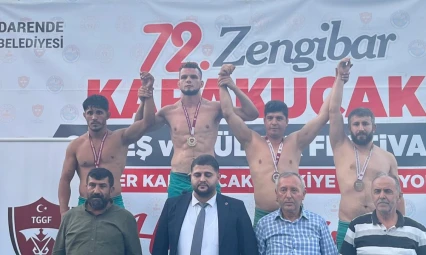 Uluslu Güreşçi İshak Çapaş'tan Tarihi Başarı