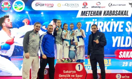 Yıldızlar Karate Finallerinde Bartın Rüzgârı