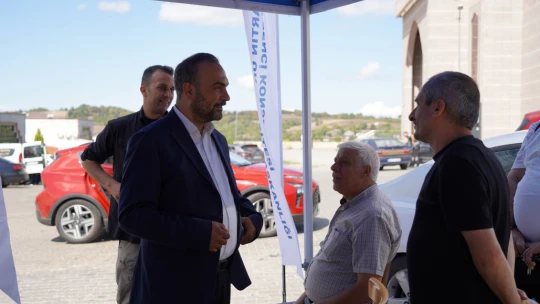 Öğrencileri otogarda Rektör Akkaya karşıladı