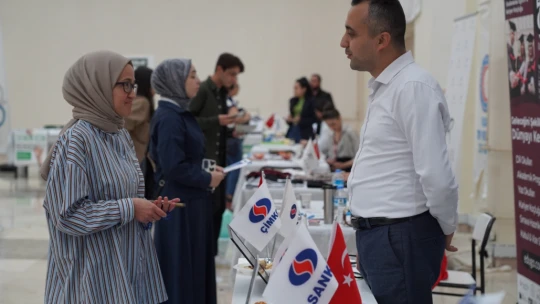Öğrenciler ve iş dünyası Geleneksel Kariyer Günlerinde buluştu