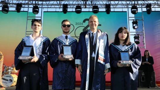 BARÜ'de mezuniyet coşkusu