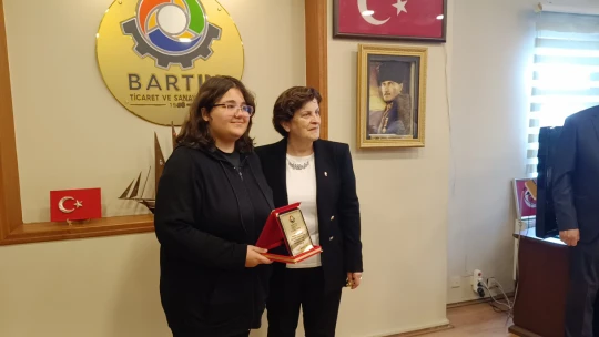 Genç Kalemlerden Cumhuriyet'e Vefa