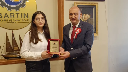 Genç Kalemlerden Cumhuriyet'e Vefa