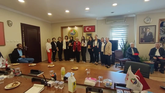 Genç Kalemlerden Cumhuriyet'e Vefa