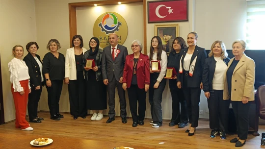 Genç Kalemlerden Cumhuriyet'e Vefa