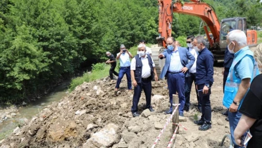 Güner'den yaka seli mağduru Hasankadı'da inceleme