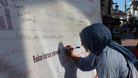 SP'li gençlerden 'Yoksullaştırıldık' açıklaması