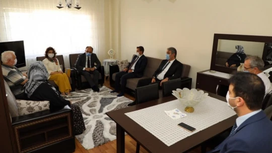 Güner ailesinden şehit ailelerine ziyaret