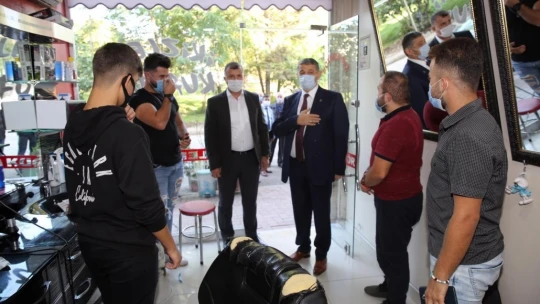 Başkan Akın, Kozcağız beldesinde esnaf gezdi