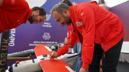 BARÜ Rektörü TEKNOFEST'te Bilim ve Teknoloji Tutkunlarıyla Buluştu
