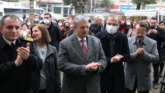 Polis eşlerinden anlamlı kermes