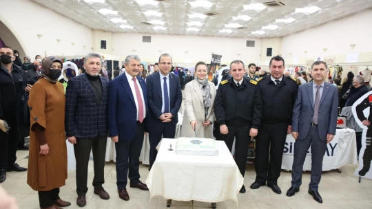 Polis eşlerinden anlamlı kermes