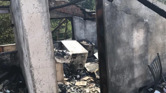 Yangında her şeyini kaybeden aile yardım bekliyor!
