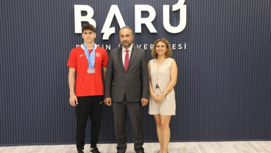 Başarılı Sporcular, Rektör Akkaya ile Bir Araya Geldi
