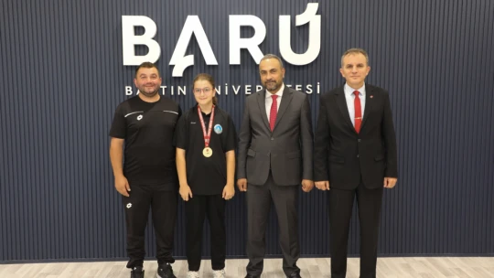Başarılı Sporcular, Rektör Akkaya ile Bir Araya Geldi