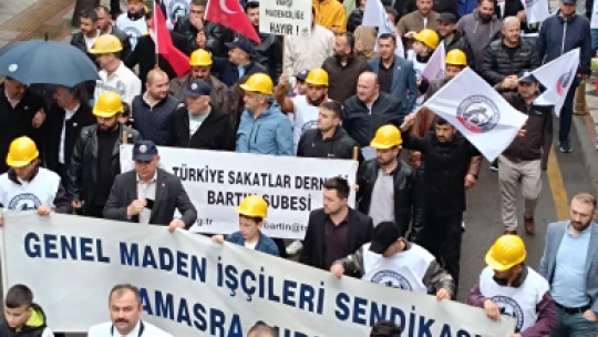Emek ve Dayanışma Günü yağmura rağmen coşkuyla kutlandı
