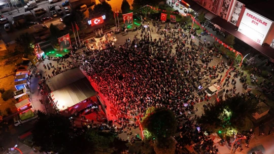 19 Mayıs coşkusu sokaklara taştı