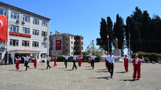 19 Mayıs ilçelerde de coşkuyla kutlandı