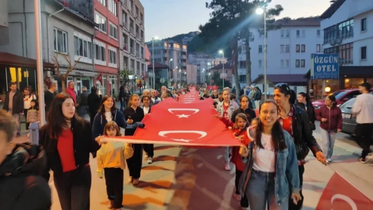 19 Mayıs coşkusu sokaklara taştı