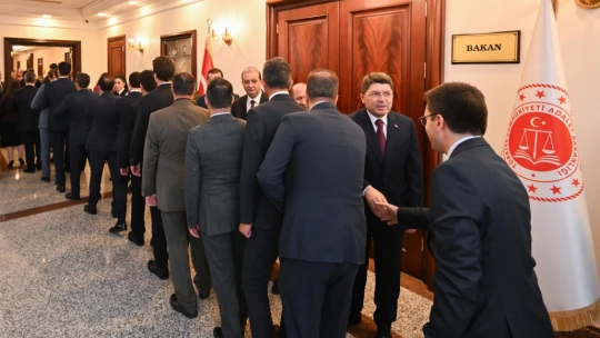 Tunç'tan Personele Hurma ve Zemzem İkramı