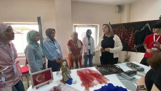 Uluslararası öğrenciler Bartın'da Tel Kırma sanatıyla tanıştı