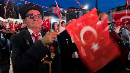 'O Gecenin Kahramanları Yine Meydanlardaydı!'