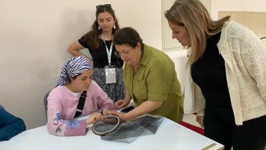 Uluslararası öğrenciler Bartın'da Tel Kırma sanatıyla tanıştı