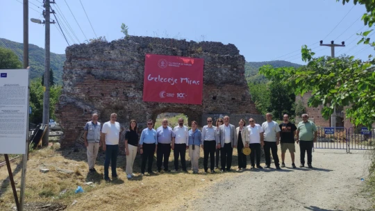 Amasra'da tarihe ışık tutan kazılar yerinde incelendi