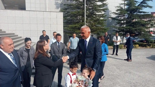Bakan Ersoy Bartın Valiliğini Ziyaret Etti