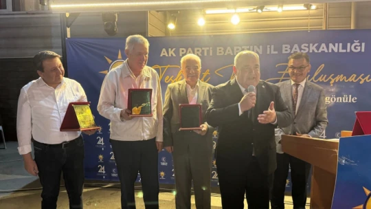 Emek Verenlere Plaket Takdim Edildi