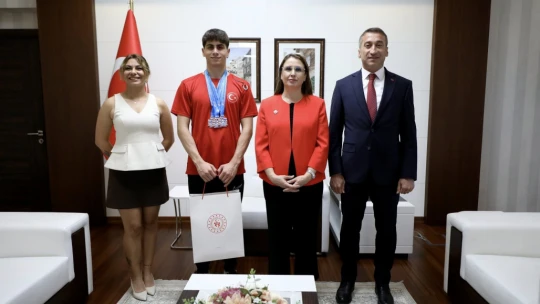 Vali Arslan'dan Bartınlı Şampiyonlara Tebrik